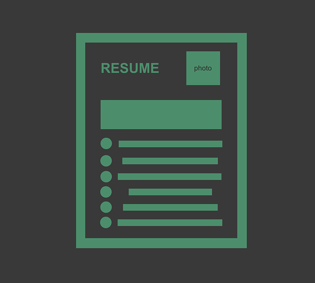 How (and Why) Marketers Should Treat Their Resume and LinkedIn Differently
