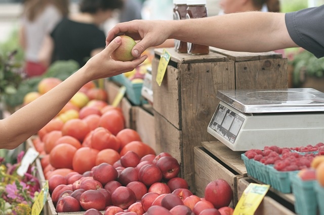 7 Sales Tips for Success at Local Farmers Markets and Festivals