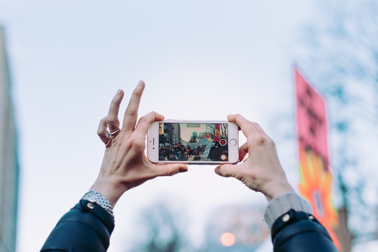 How to Shoot Quality Video Content Using Your iPhone