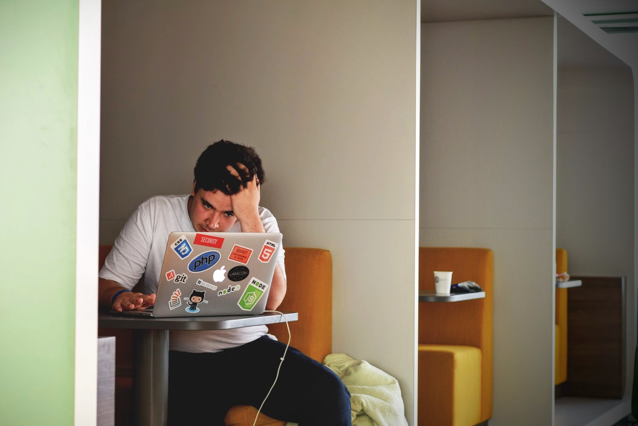 4 Under-the-Radar Tips for Finding a Job on LinkedIn During COVID-19 4 Under-the-Radar Tips for Finding a Job on LinkedIn During COVID-19