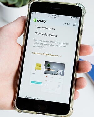 How Brick and Mortar Brands are Pivoting to E-Commerce to Survive