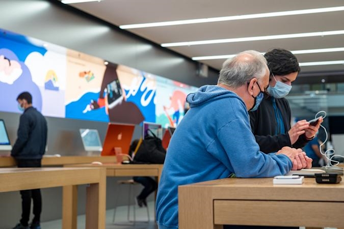 Apple store near Baltimore becomes third to start union bid