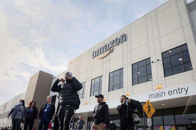 Amazon employees in Illinois file federal complaint over workplace racism