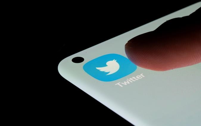 Twitter finally starts rolling out the edit button, but US users will have to wait