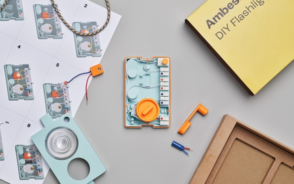 This brilliant DIY flashlight gives displaced children a gleam of hope