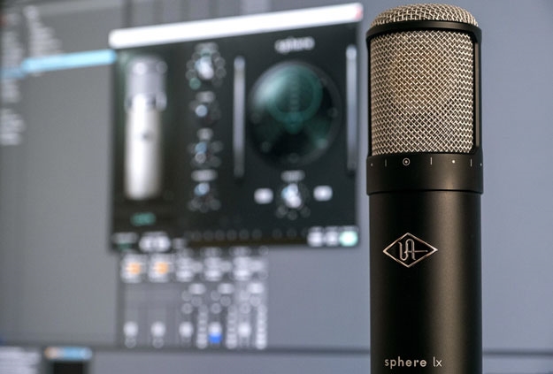 Image of the Sphere LX Microphone in front of a blurred background of an audio screen.