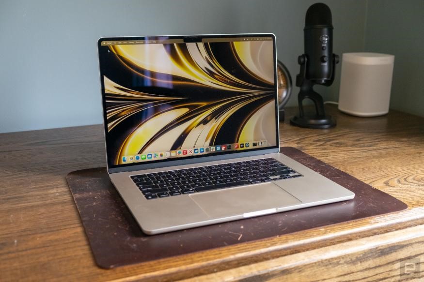 Apple MacBook Air (15-inch, M2)