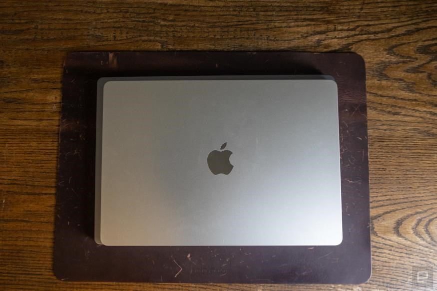 Apple MacBook Air (15-inch, M2)