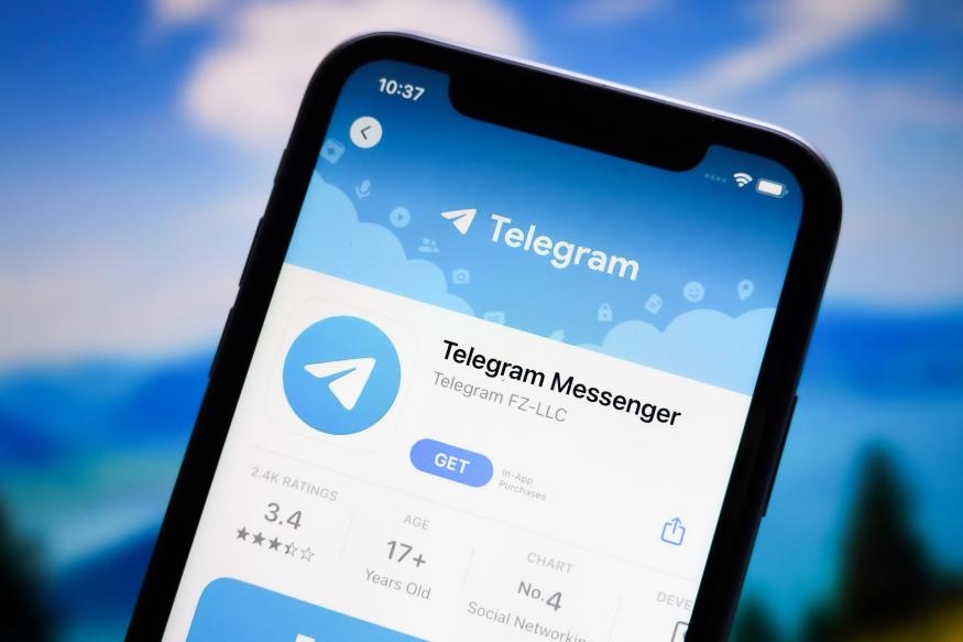 CHINA - 2023/07/15: In this photo illustration, the logo of the Telegram app is displayed in the Apple Store for iphones. (Photo Illustration by Sheldon Cooper/SOPA Images/LightRocket via Getty Images)