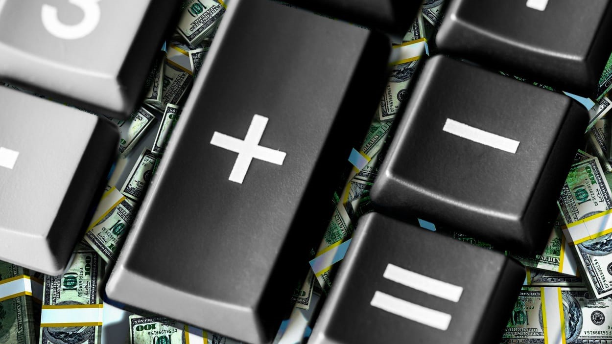 Workers are demanding record-high salaries, but here’s what the average full-time job pays Workers are demanding record-high salaries, but here’s what the average full-time job pays