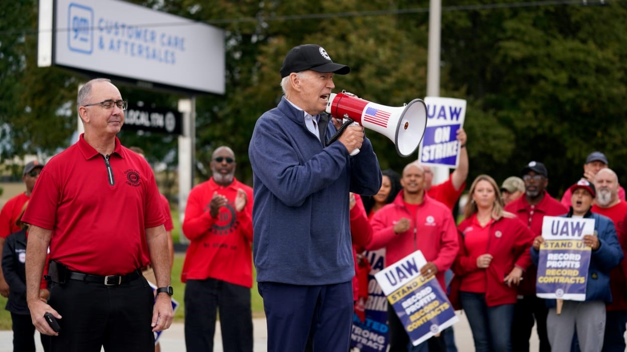 Auto workers strike: Biden just became the first sitting U.S. president to join a picket line
