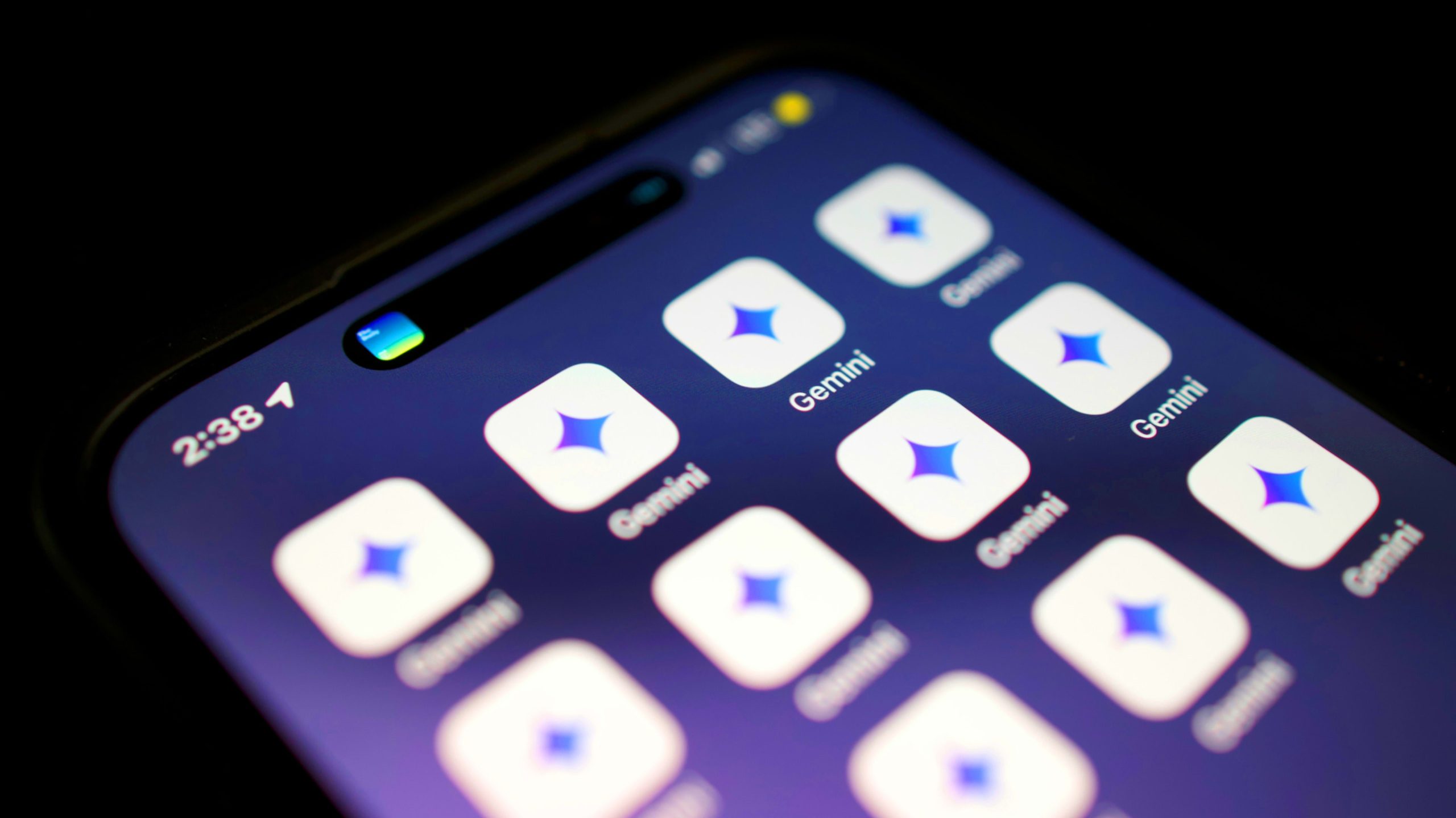 Google gives its Gemini AI chatbot a longer memory and new skills Google gives its Gemini AI chatbot a longer memory and new skills