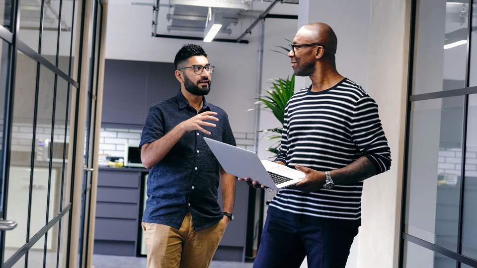 How to make the most of a hallway chat | DeviceDaily.com How to make the most of a hallway chat | DeviceDaily.com