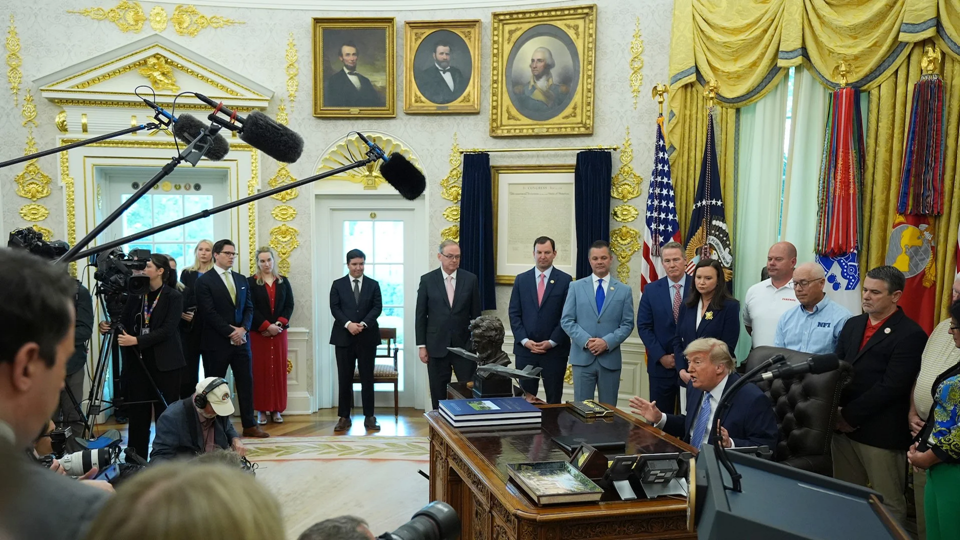 Trump cancels AI executive order over concerns of slowing U.S. tech innovation | DeviceDaily.com