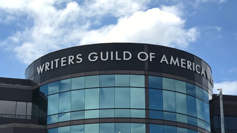 The WGA is also suing to block Paramount-Warner Bros. Discovery merger | DeviceDaily.com The WGA is also suing to block Paramount-Warner Bros. Discovery merger | DeviceDaily.com