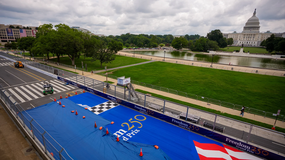 This might be the only time you’ll see race cars speeding up Pennsylvania Avenue | DeviceDaily.com This might be the only time you’ll see race cars speeding up Pennsylvania Avenue | DeviceDaily.com
